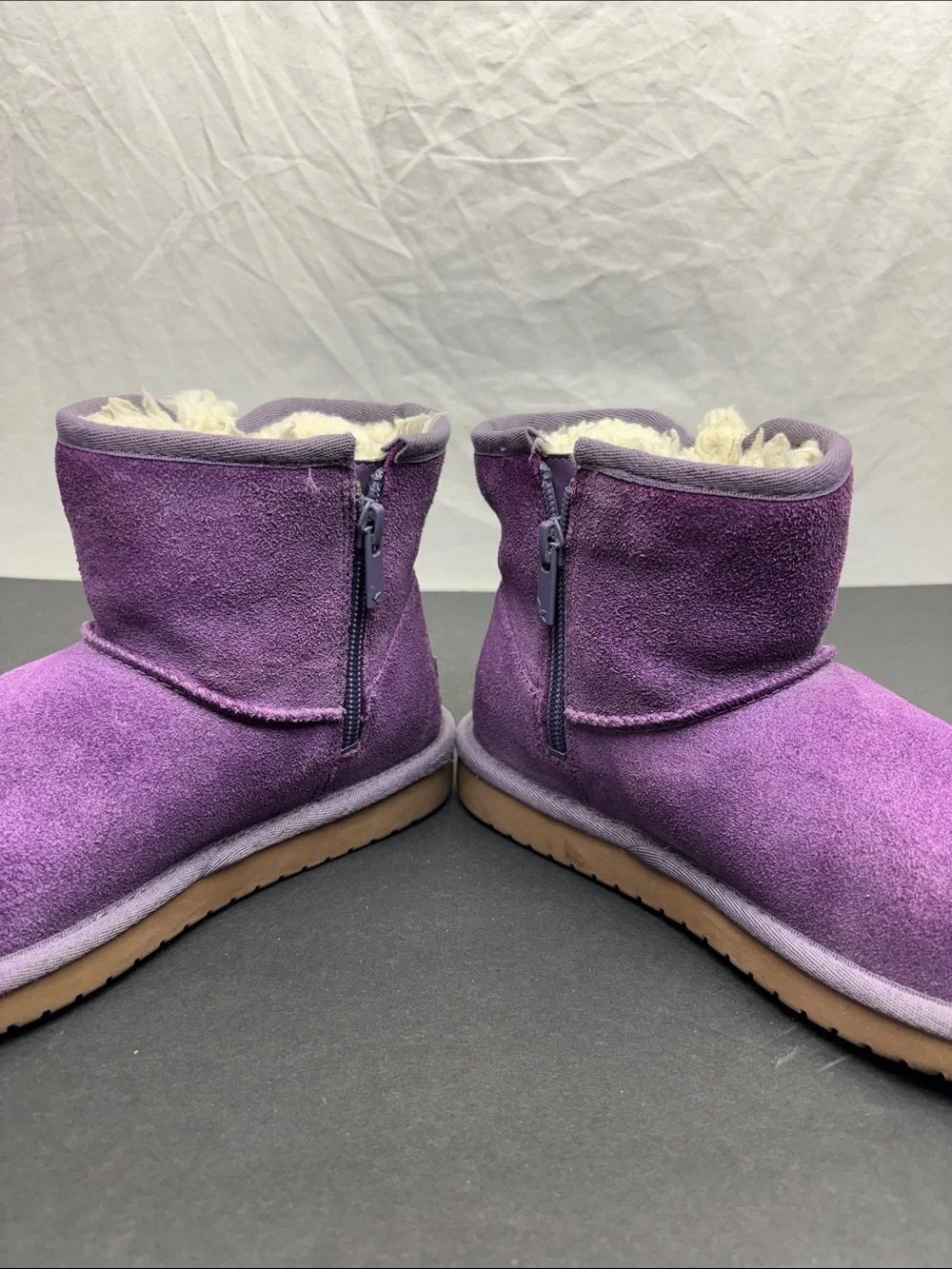 Koolaburra by Ugg bow boots, SZ 2 little girl, box 43